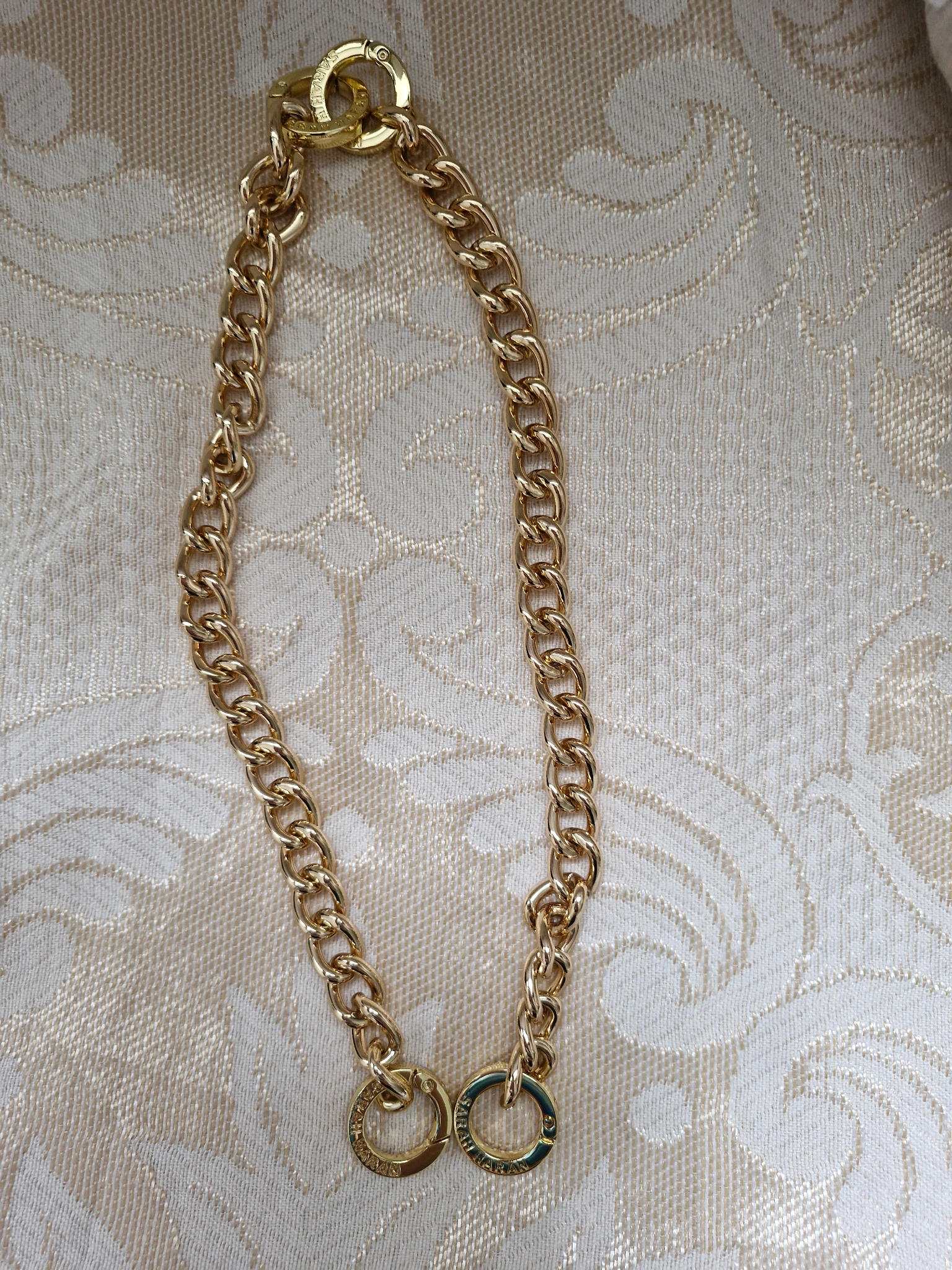 Gold gemini chains 