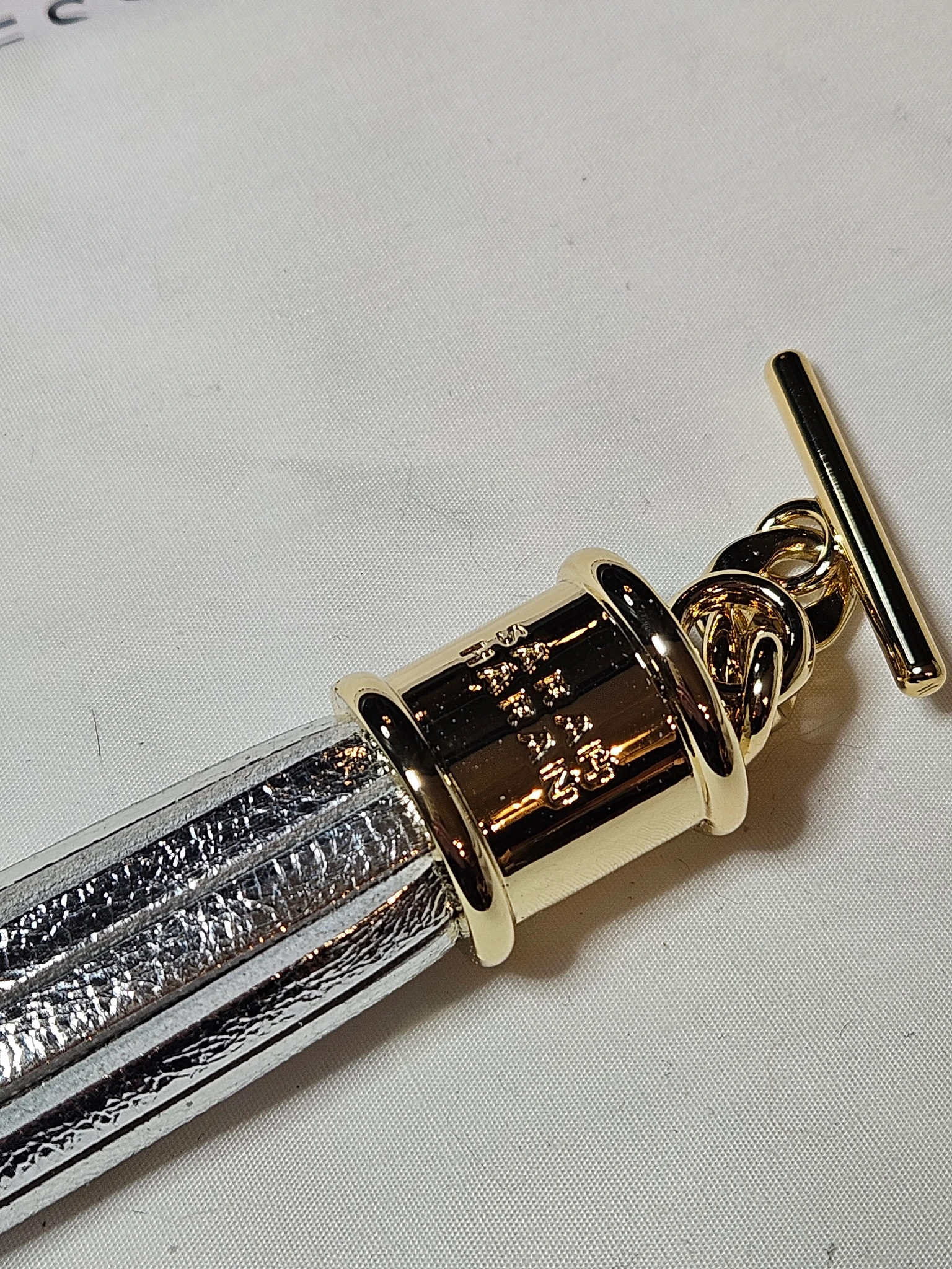 Capsule Tassel - Textured - Sale - Silver / Metallic Gold