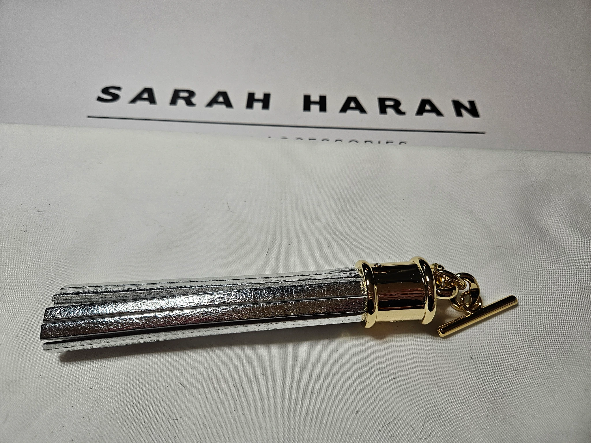Capsule Tassel - Textured - Sale - Silver / Metallic Gold