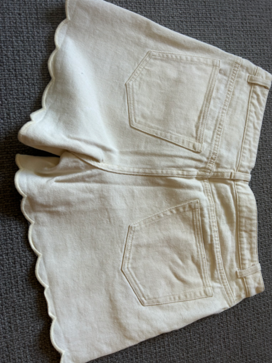 Ruby scallop shorts ecru