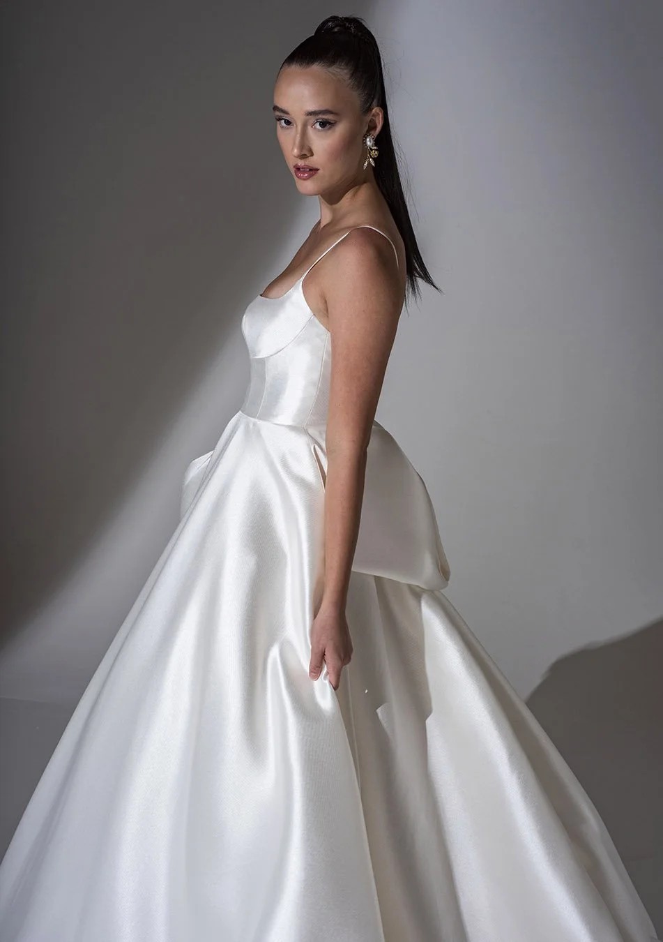 Freda Bennet Wedding Dresses Logan