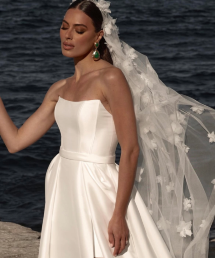 Mya dress with detachable overskirt