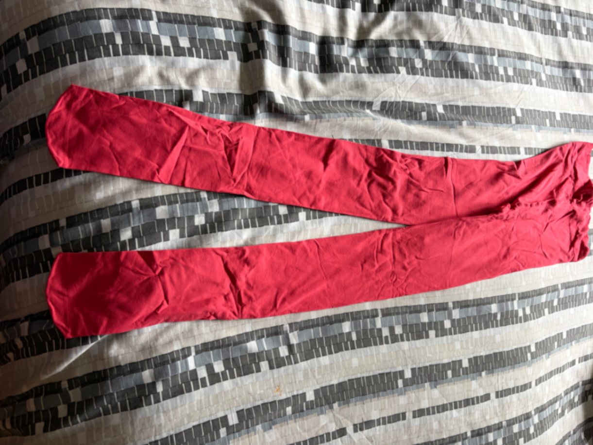 Pinky red tights