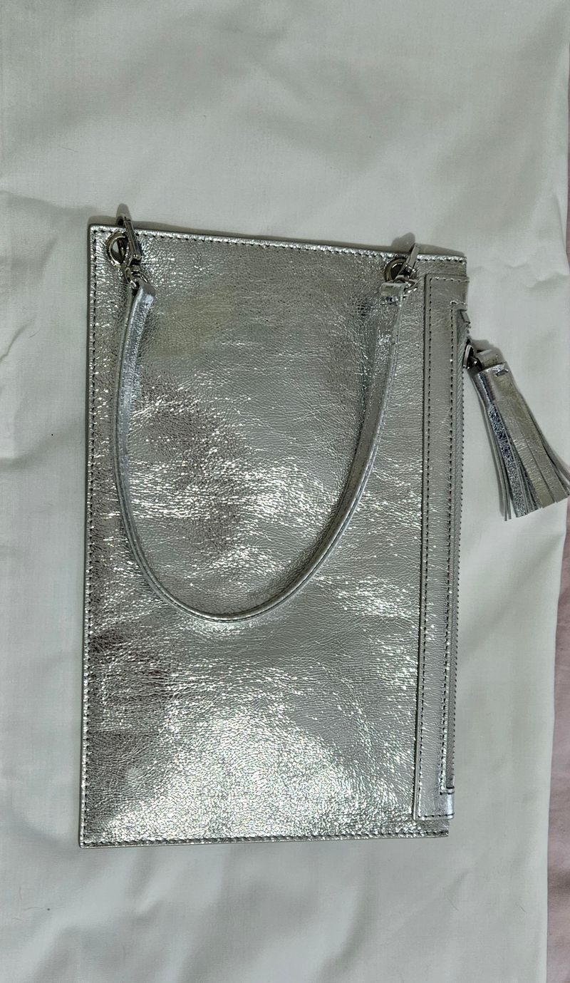 Clover Pouch - Metallic Silver with Silver hardware