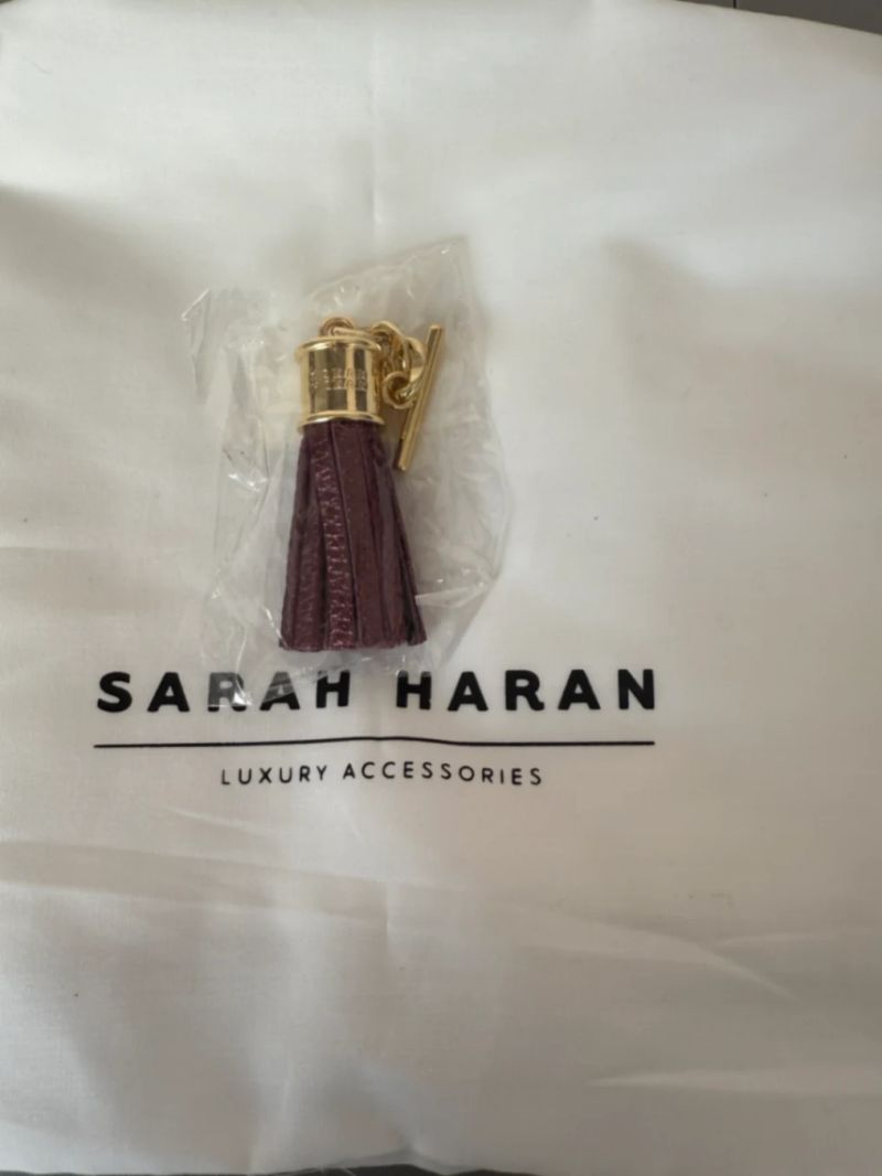 Capsule Tassel - Mini - Textured - Gold / Metallic Mauve