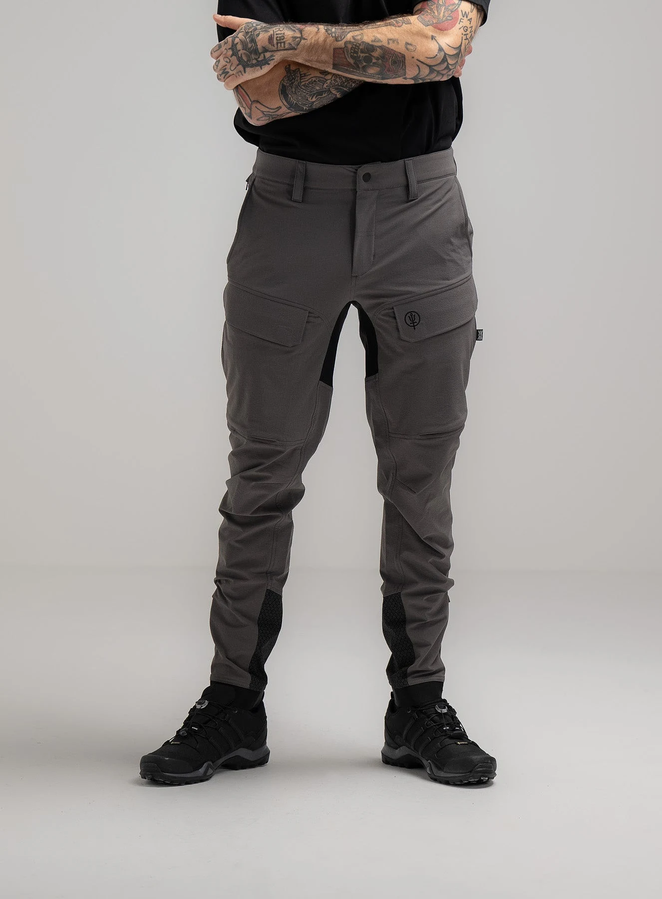 STRIKE PANTS - M