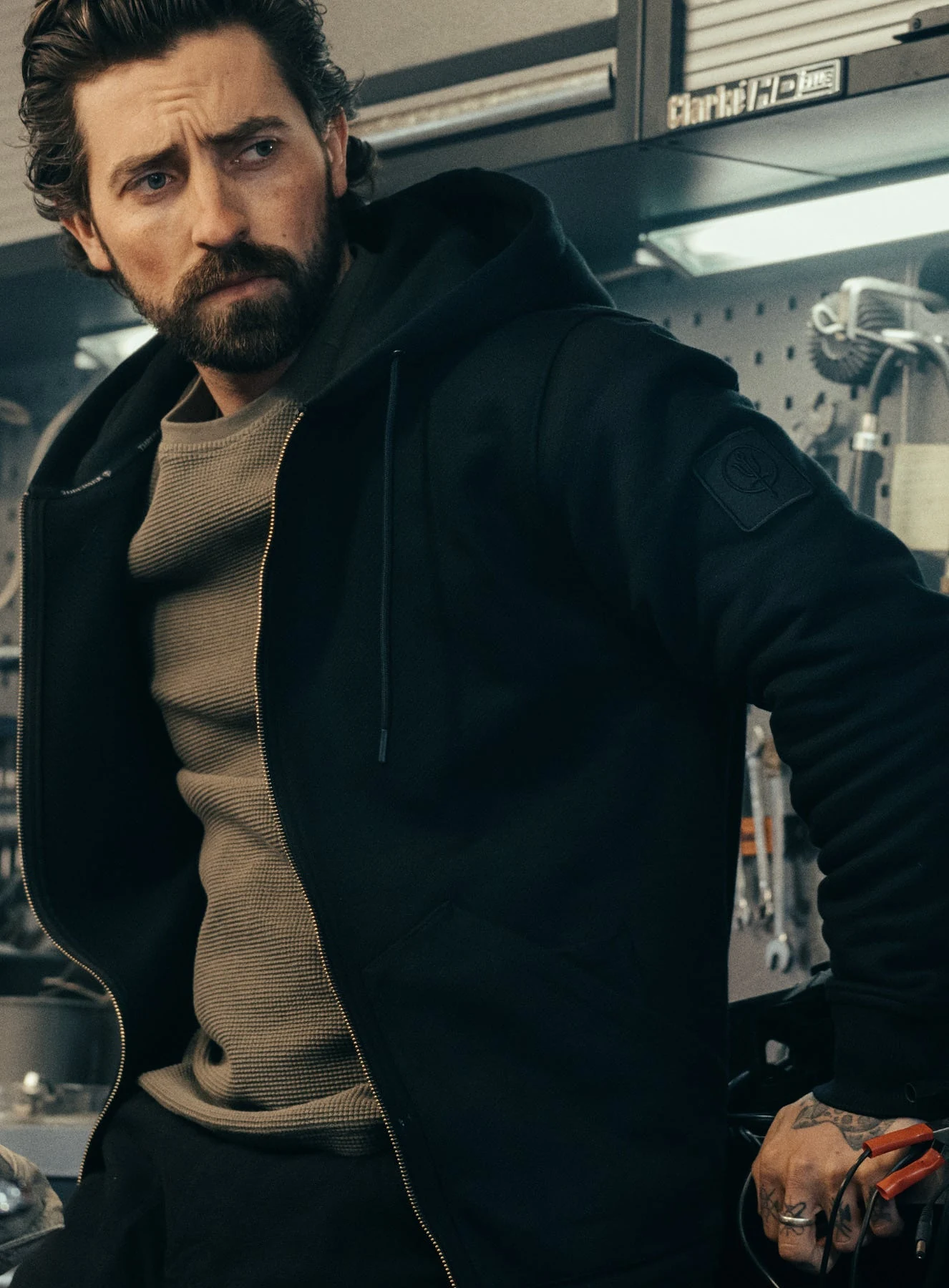 DISSIDENT ZIPPED HOODY